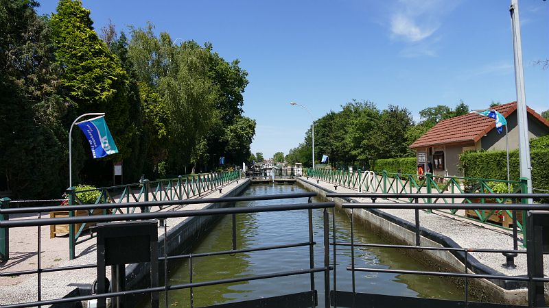 Digoin : écluse sur le Canal du Centre - Saône-et-Loire Tourisme