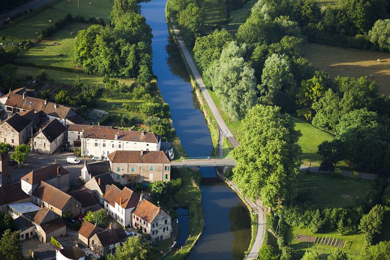 Le canal du Centre - Saône-et-Loire Tourisme 