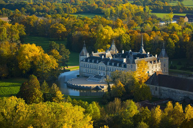Paysage Château de Sully - Saône-et-Loire Tourisme