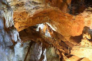 Grottes de Blanot / Commune de Blanot
