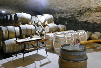 La Roche-Vineuse  cave du domaine du Château de la Greffière - Saône-et-Loire Tourisme